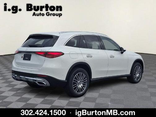 Polar White 2027 Mercedes-Benz GLC 300