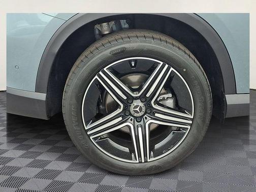 Verde 2026 Mercedes-Benz GLC 300 Base 4MATIC