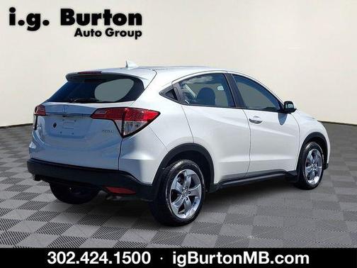 Platinum White 2022 Honda HR-V LX
