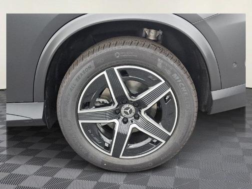 Graphite Blue 2027 Mercedes-Benz GLC 300