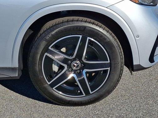 Silver Metallic 2026 Mercedes-Benz GLC 300 Base 4MATIC