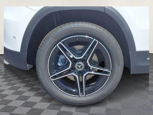 Polar White 2026 Mercedes-Benz GLA 250 Base 4MATIC