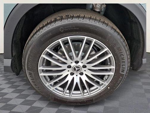 Verde 2026 Mercedes-Benz GLC 300 Base 4MATIC