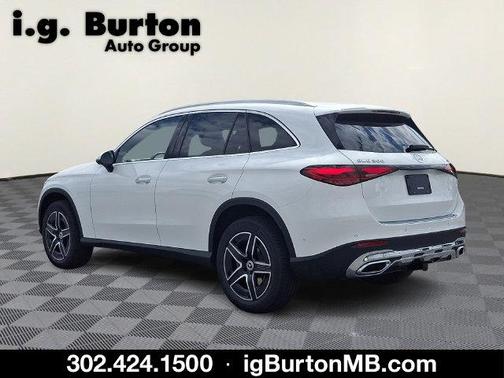 Polar White 2027 Mercedes-Benz GLC 300