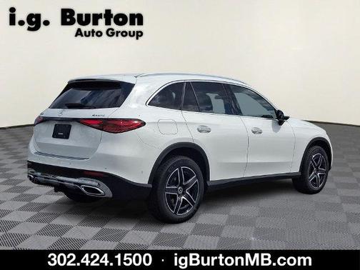 Polar White 2027 Mercedes-Benz GLC 300