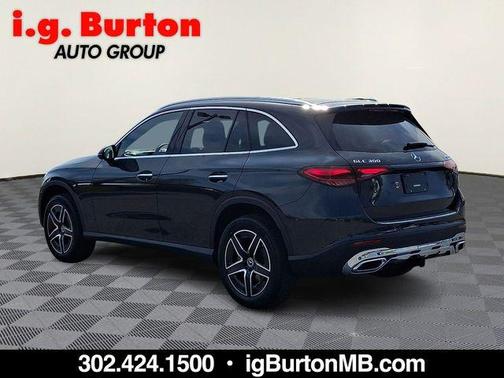 Graphite Gray Metallic 2026 Mercedes-Benz GLC 300 Base 4MATIC