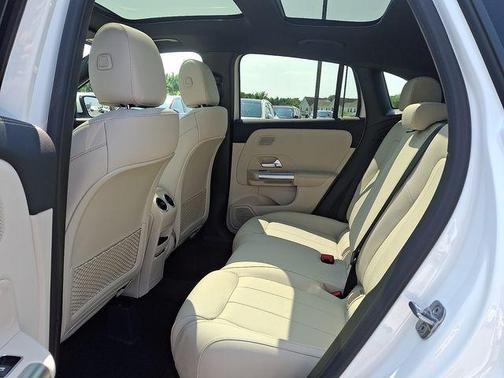 Polar White 2026 Mercedes-Benz GLA 250 Base 4MATIC