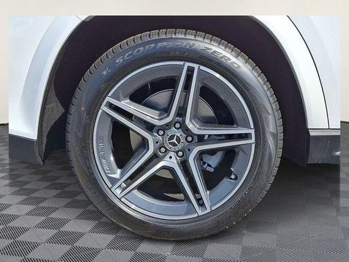 Moonlit White 2026 Mercedes-Benz GLS 450 4MATIC