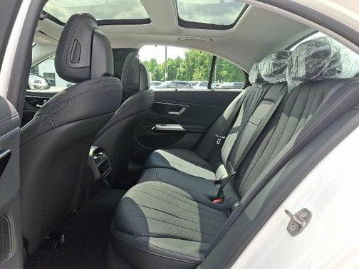 Polar White 2027 Mercedes-Benz E-Class E 450