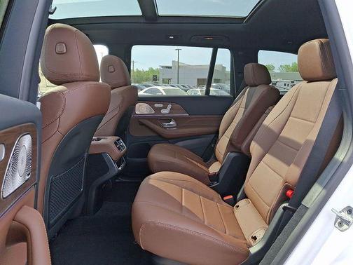 Polar White 2026 Mercedes-Benz GLS 450 4MATIC