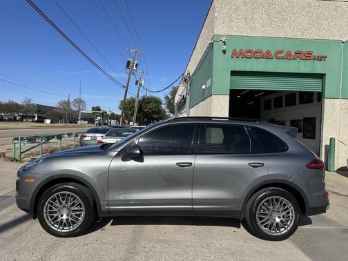 2018 Porsche Cayenne Platinum Edition