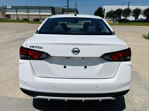 2021 Nissan Versa 1.6 S
