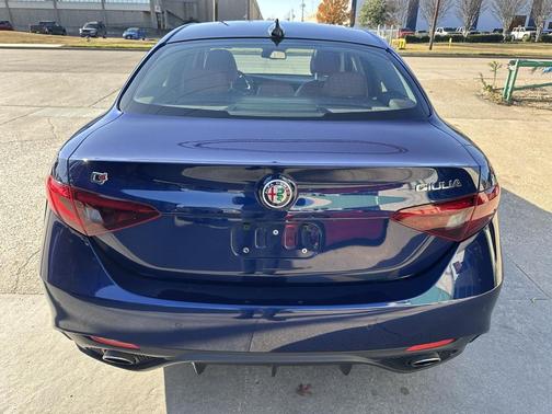 2018 Alfa Romeo Giulia Base