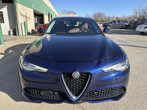 2018 Alfa Romeo Giulia Base