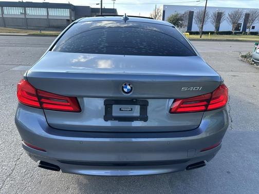 2019 BMW 540 540i sport pkg