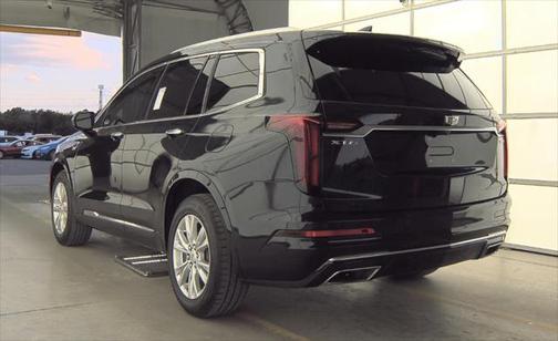 2022 Cadillac XT6 Luxury FWD