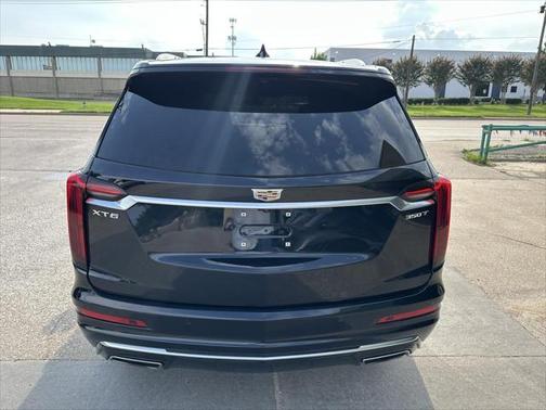 2022 Cadillac XT6 Luxury FWD