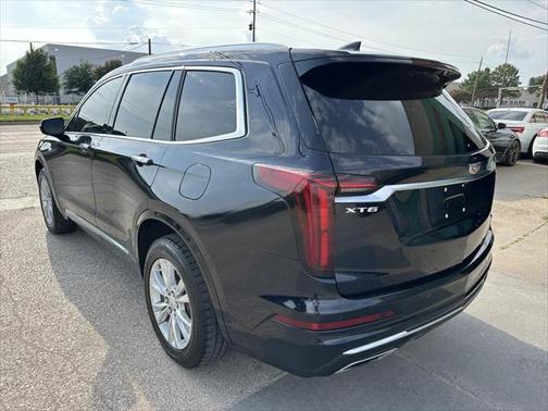 2022 Cadillac XT6 Luxury FWD