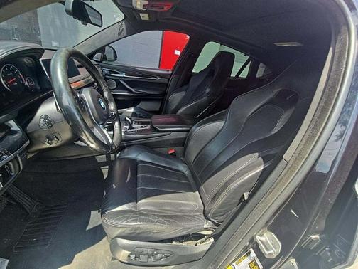2015 BMW X6 M