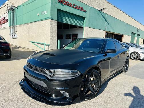 Pitch Black Clearcoat 2019 Dodge Charger R/T Scat Pack