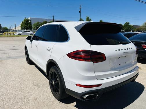 2018 Porsche Cayenne Platinum Edition
