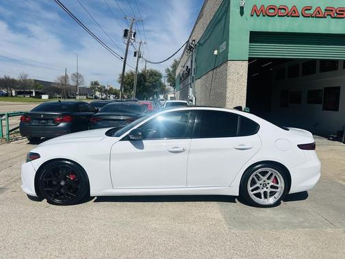 2020 Alfa Romeo Giulia Sport