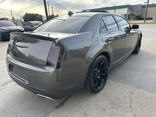 2018 Chrysler 300 S