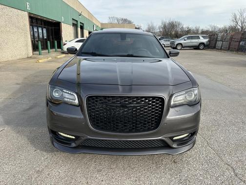 2018 Chrysler 300 S