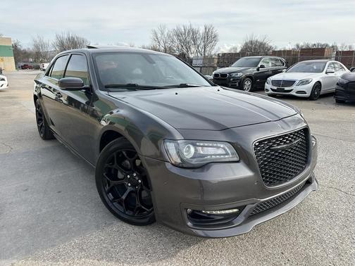 2018 Chrysler 300 S