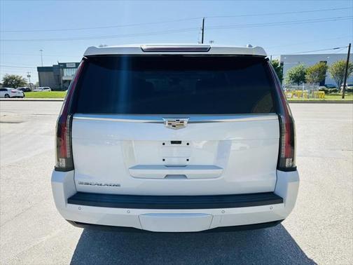 2017 Cadillac Escalade Luxury