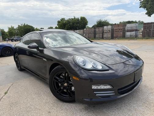 Luxor Beige Metallic 2012 Porsche Panamera 4