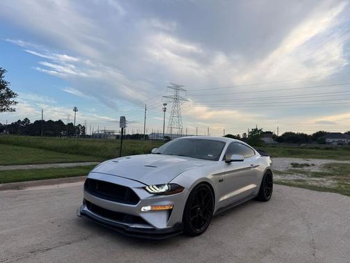 Ingot Silver Metallic 2019 Ford Mustang GT Premium