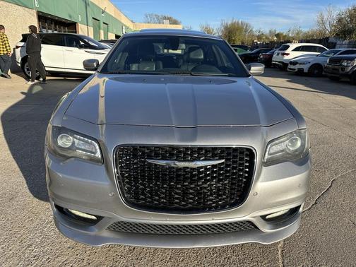 2018 Chrysler 300 S