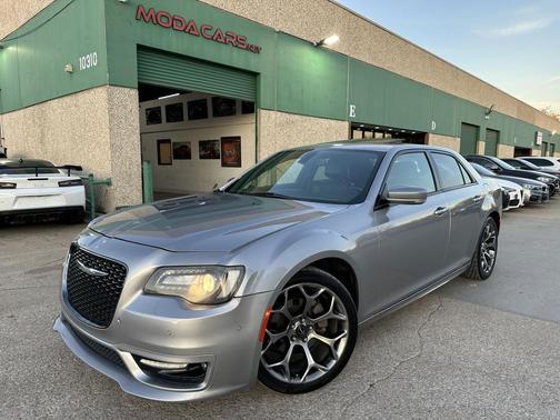 2018 Chrysler 300 S