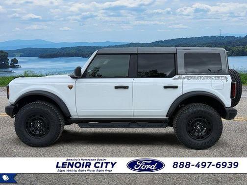 Oxford White 2026 Ford Bronco Badlands