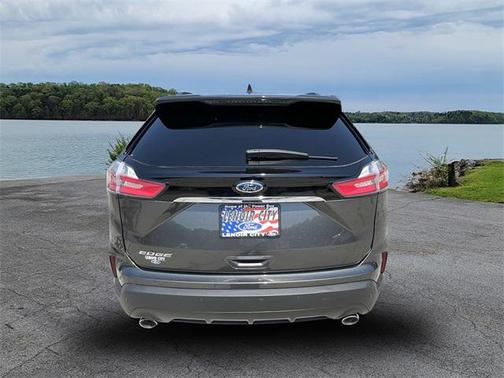 2020 Ford Edge SE