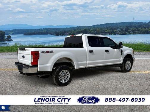 Oxford White 2017 Ford F-250 XLT
