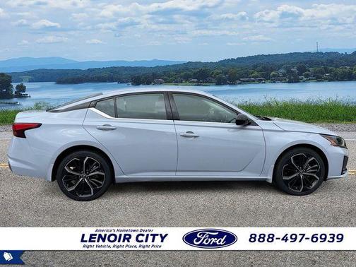 Gray Sky Pearl 2023 Nissan Altima 2.5 SR