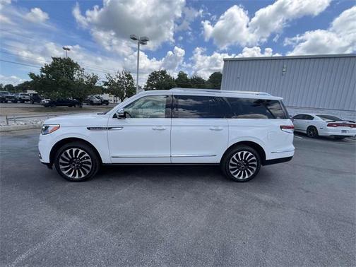 2022 Lincoln Navigator Black Label