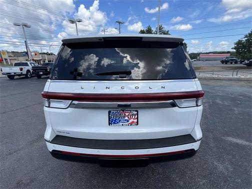 2022 Lincoln Navigator Black Label