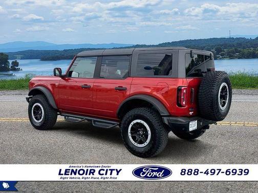 Hot Pepper Red Metallic Tinted Clearcoat 2024 Ford Bronco Badlands