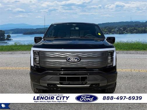 2025 Ford F-150 Lightning LARIAT