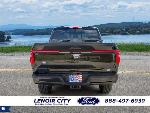 2025 Ford F-150 Lightning LARIAT