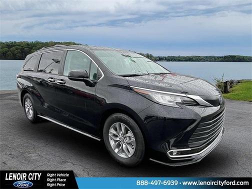 2022 Toyota Sienna XLE 7 Passenger