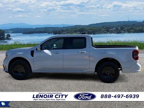 Space White Metallic 2026 Ford Maverick Lobo High