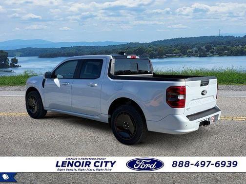 Space White Metallic 2026 Ford Maverick Lobo High