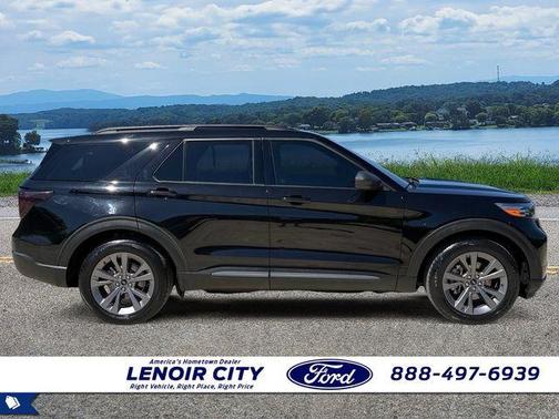 Black Metallic 2021 Ford Explorer XLT