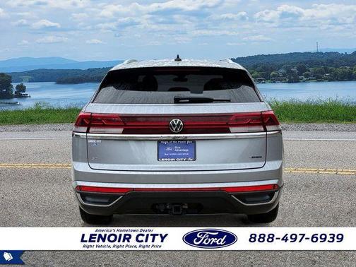 Silver Bird Metallic 2024 Volkswagen Atlas Cross Sport 2.0T SE w/Technology