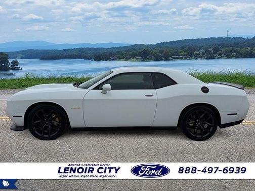 White Knuckle Clearcoat 2022 Dodge Challenger R/T