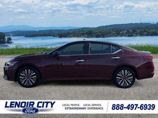 Garnet Pearl 2025 Nissan Altima SV
